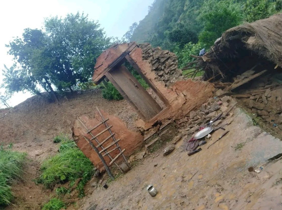 अछाम पहिरोमा मृत्यु भएका २३ जनाको सामूहिक दाहसंस्कार   